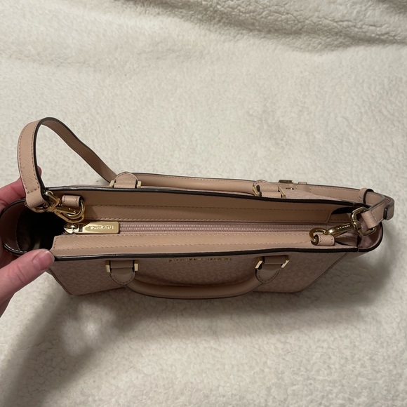 MICHAEL KORS PURSE - Picture 15 of 16